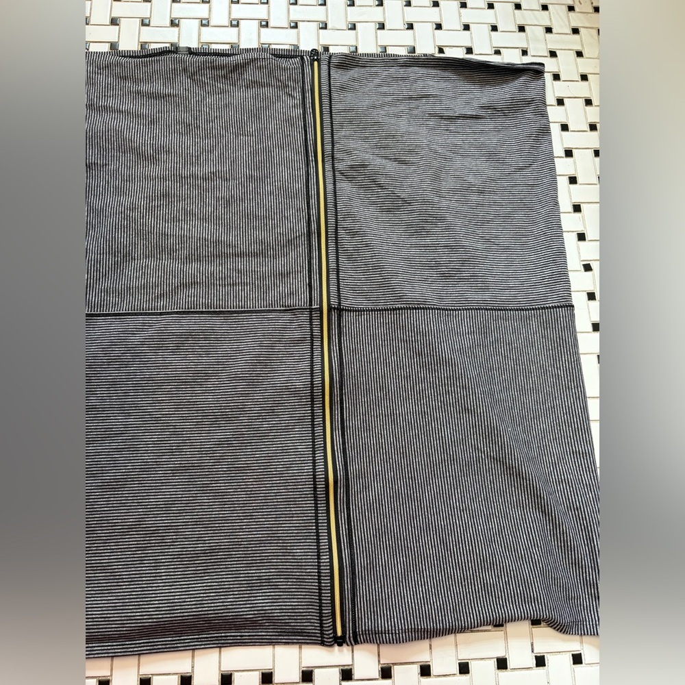 lululemon athletica Black and Gold Striped Scarf - Picture 8 of 10